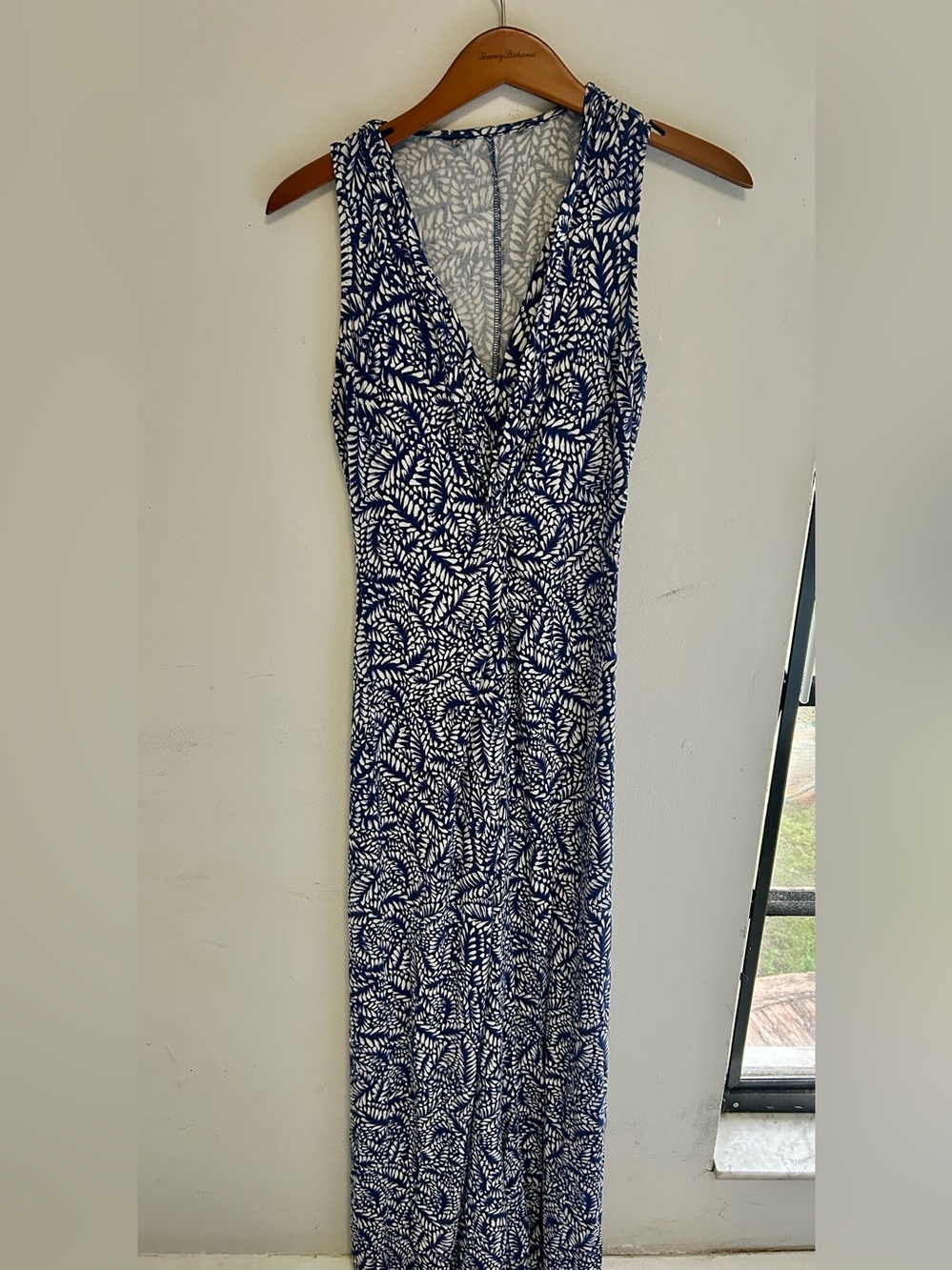 Tommy Bahama Navy and White Leaf-Print V-Neck Maxi Dress
